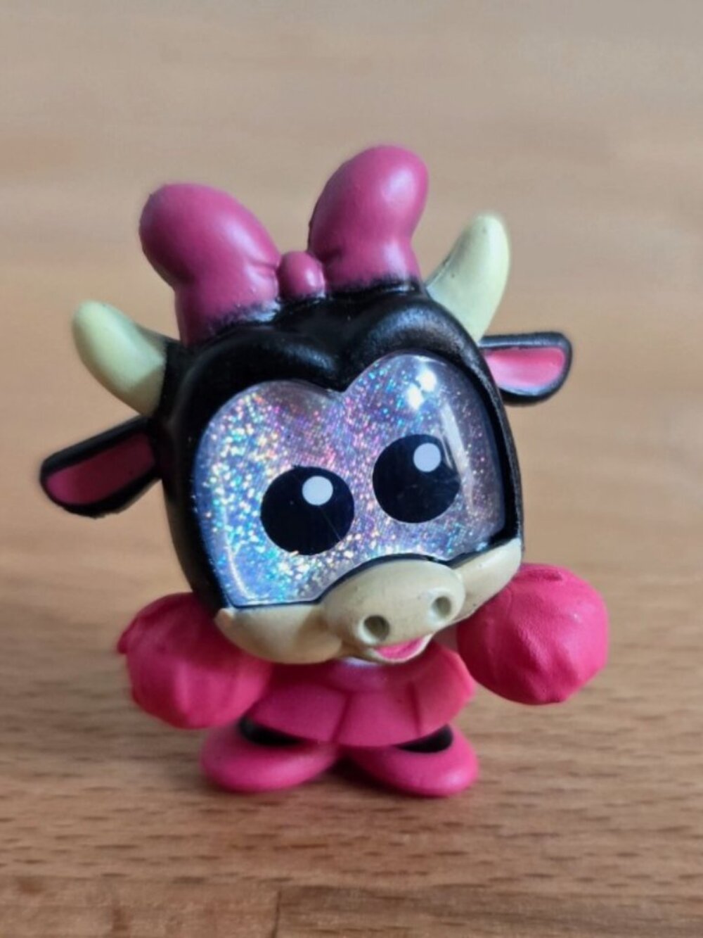 EXCLUSIVE Pep Rally Clarabell Disney Doorables